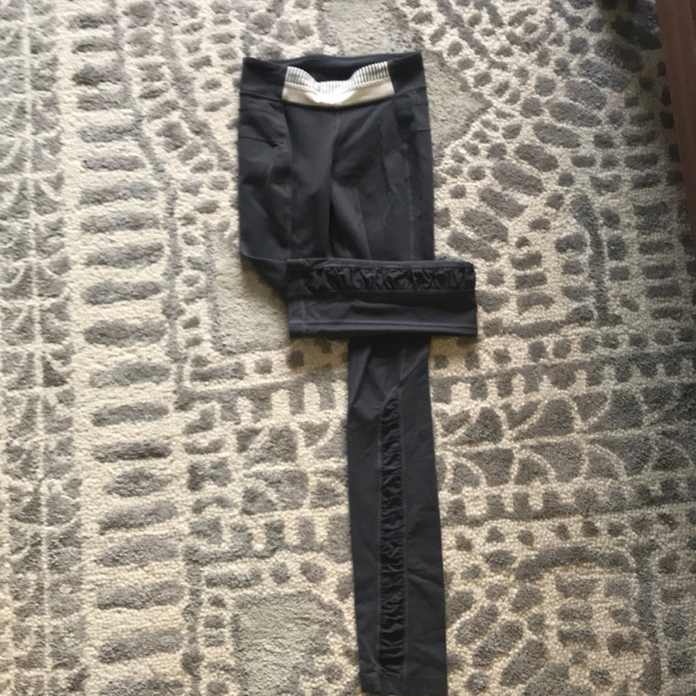 Lululemon size 4 long legging
